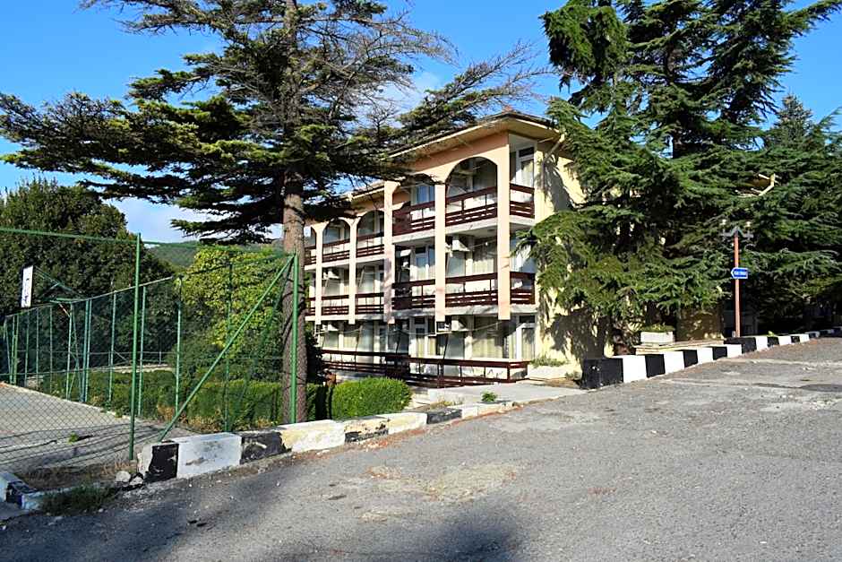 Ahilea Hotel - Free Pool Access