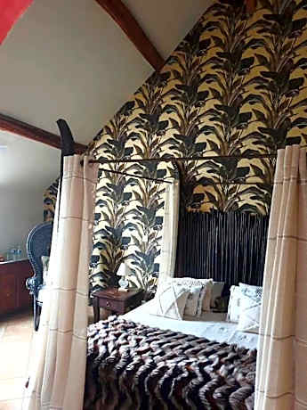 Junior Suite with Garden View