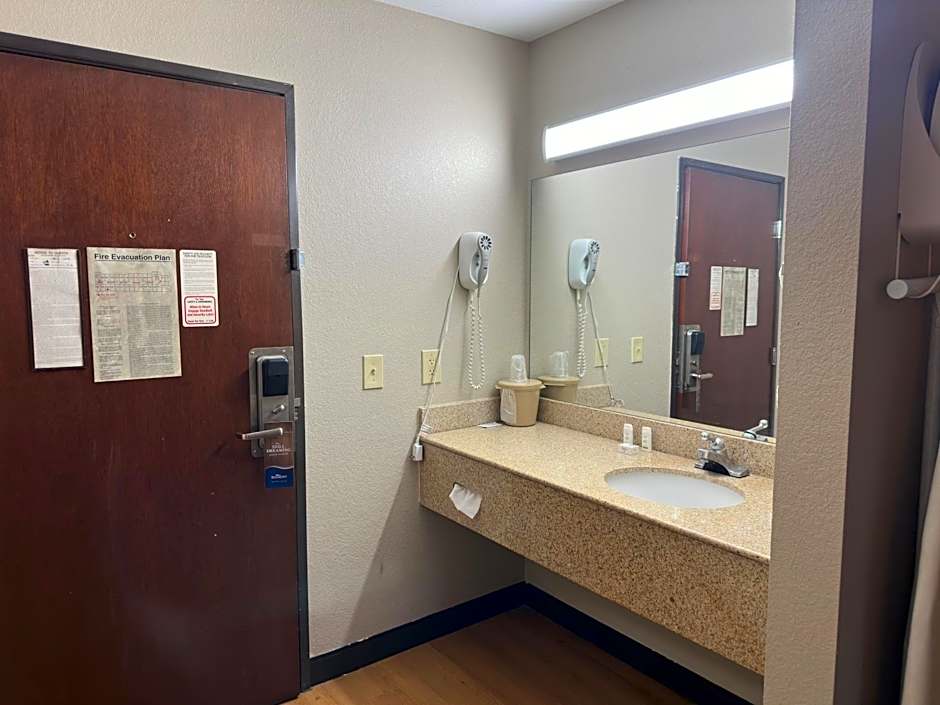 Baymont Inn & Suites by Wyndham Lincoln NE