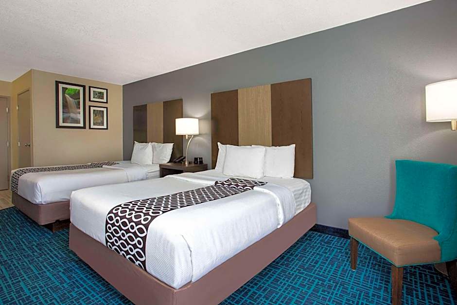La Quinta Inn & Suites by Wyndham Peru Starved Rock St Park 