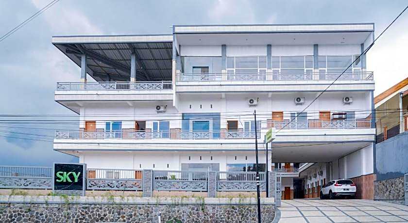 Urbanview Hotel Sky Batu Malang by RedDoorz