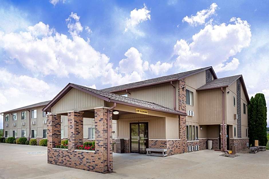 Super 8 by Wyndham Anamosa IA