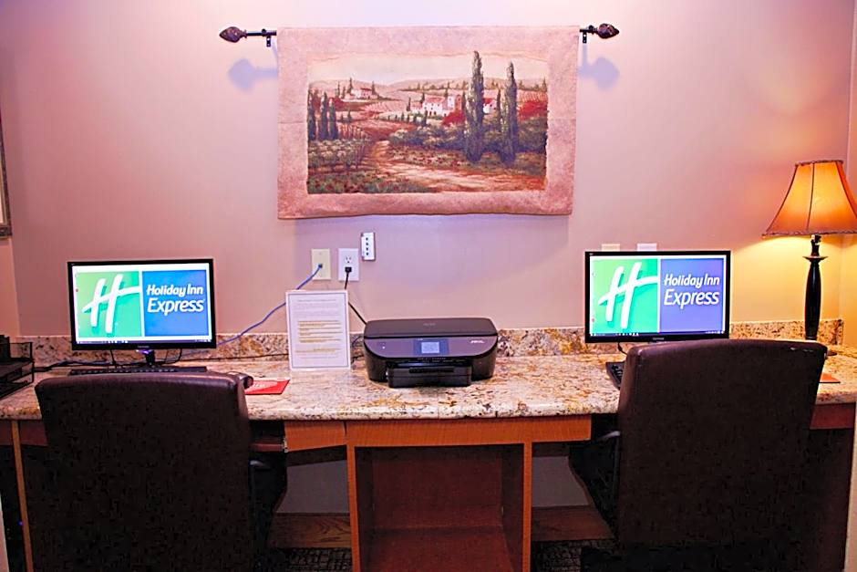 Holiday Inn Express Hotel & Suites Pierre-Fort Pierre By IHG