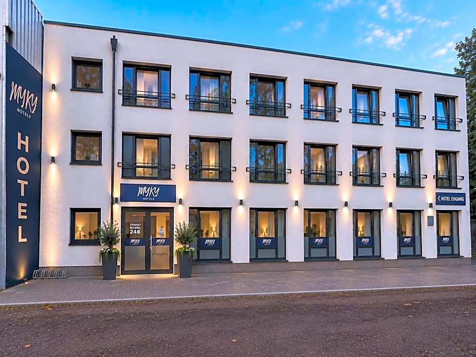 MYKY Aparthotel Harburg - Free Parking