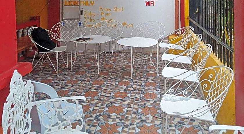 RedDoorz @ Rachael Pension House