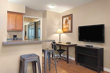 One-Bedroom Queen Suite, Non-Smoking