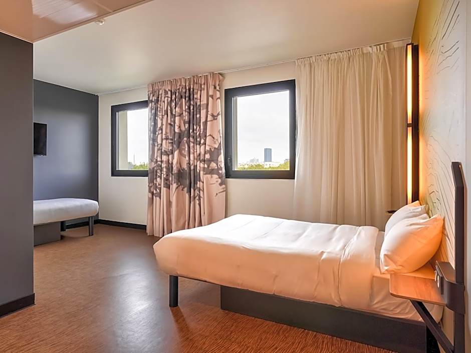B&B HOTEL Paris Porte d'Orléans