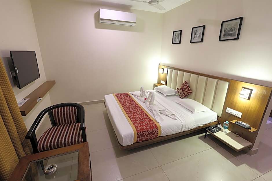 Hotel Abirami Residency