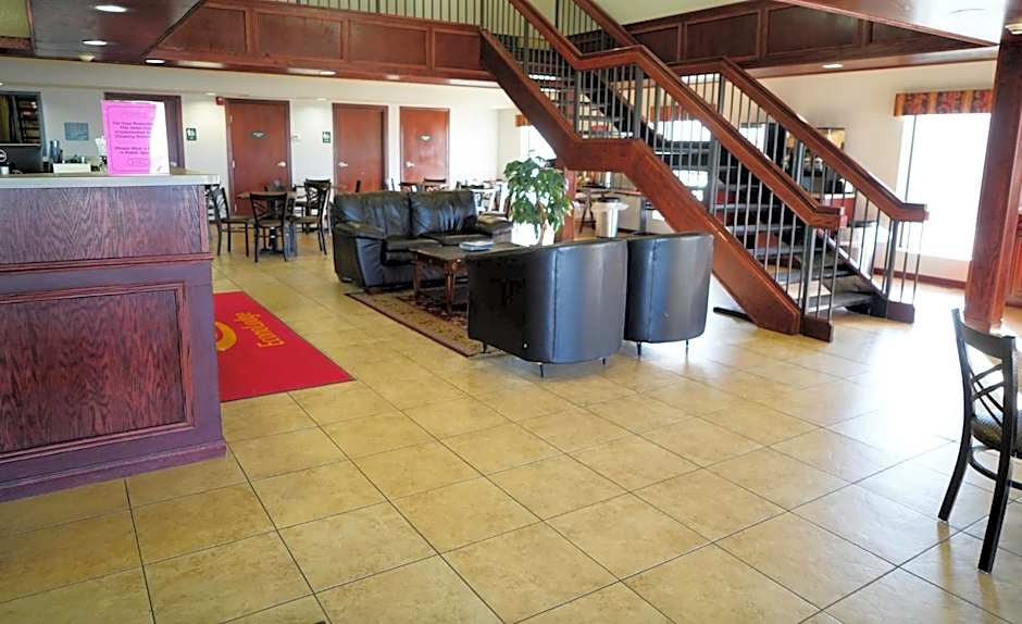 Econo Lodge Inn & Suites Kearney