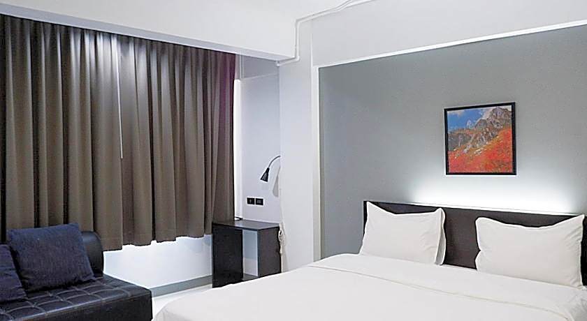 IZEN Budget Hotel & Residences