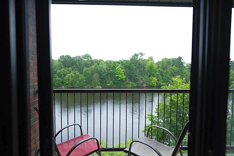 Ramada by Wyndham Ottawa On The Rideau