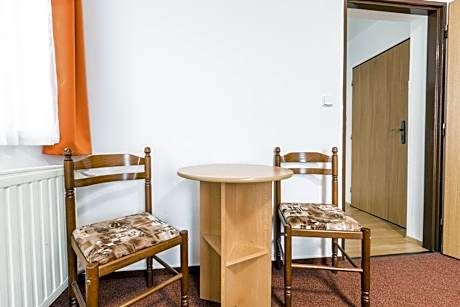 Double or Twin Room with Mountain View