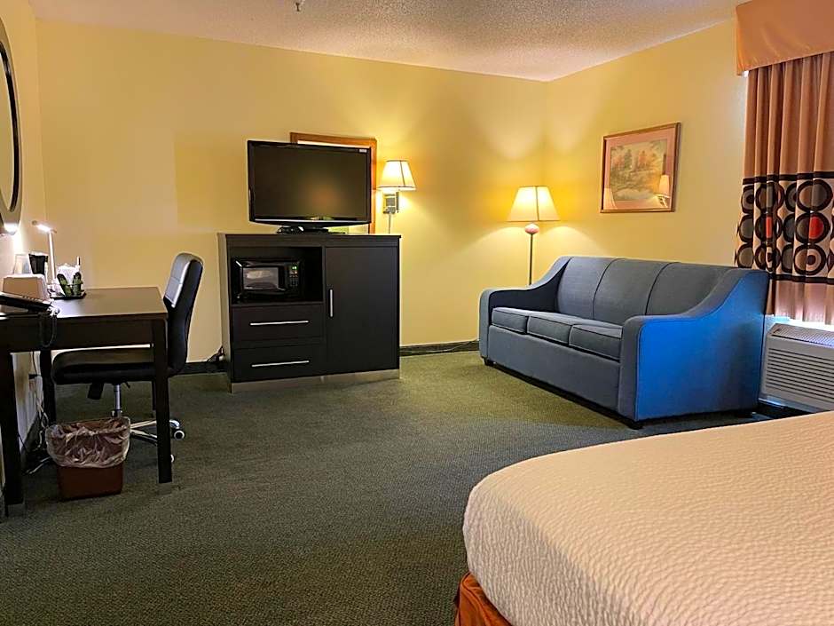 Super 8 by Wyndham Colby