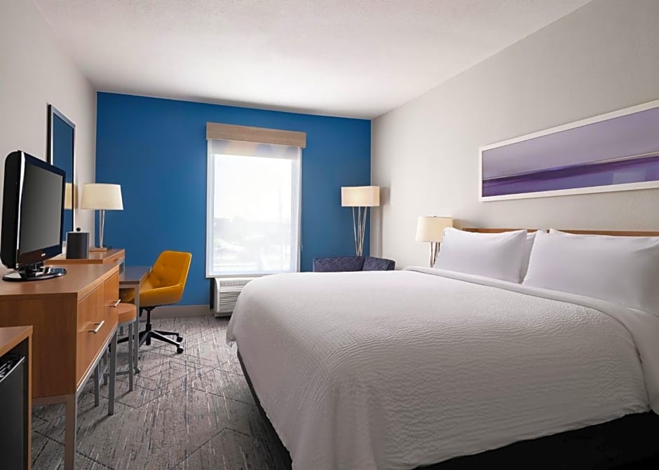 Holiday Inn Express and Suites New Orleans Airport