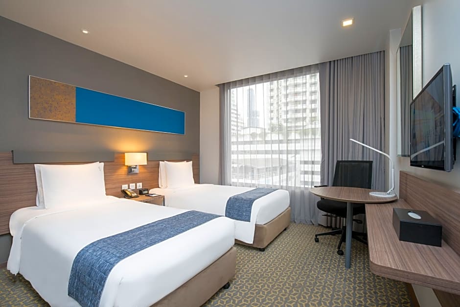 Holiday Inn Express Bangkok Sathorn Sha Plus Rates From Thb1 636