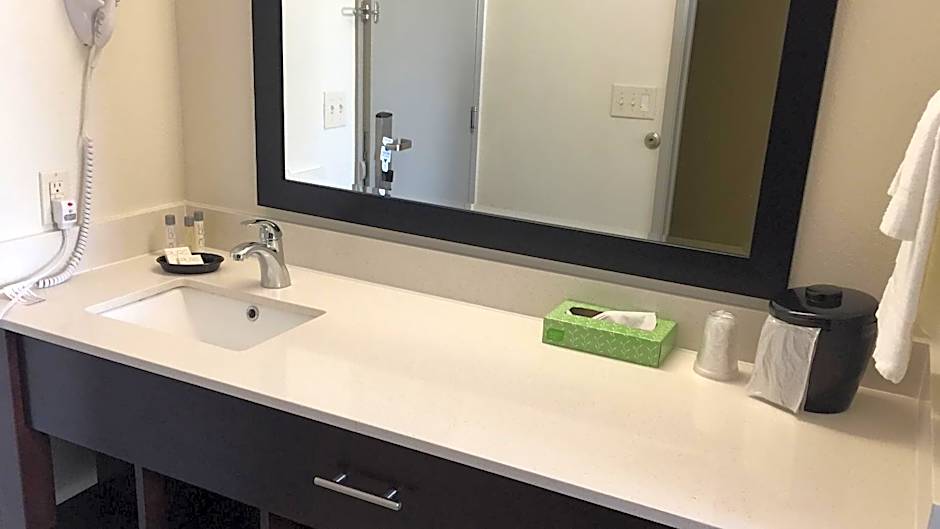 Comfort Inn & Suites Tigard near Washington Square