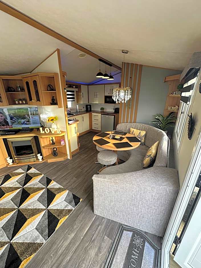 8 berth Waterside Ingoldmells V8 Santanavan 3