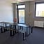 BUSINESS-MOTEL free WiFi & massage, air-con, XXL-Parking