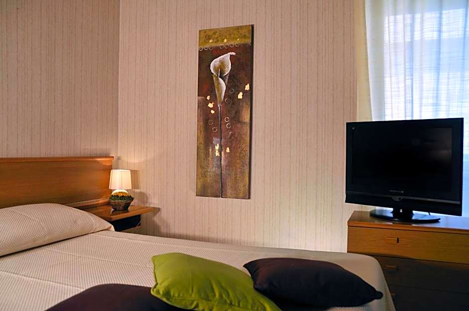 Hotel Residence Ulivi E Palme