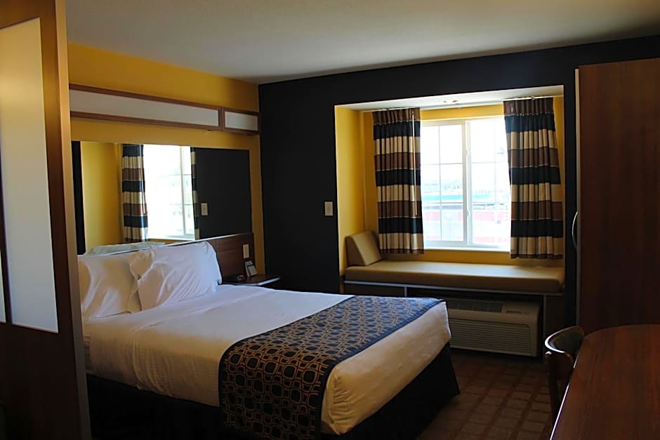 Microtel Inn & Suites by Wyndham Kearney