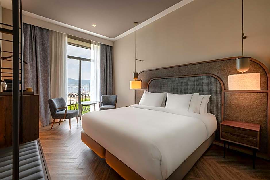 AC Hotel Palacio Universal