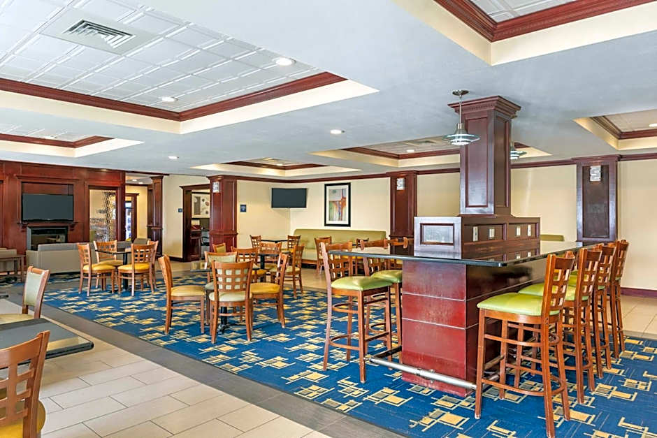 Best Western Plus Pratt