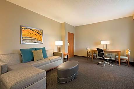 Corner Suite with Two Double Beds - Non-Smoking