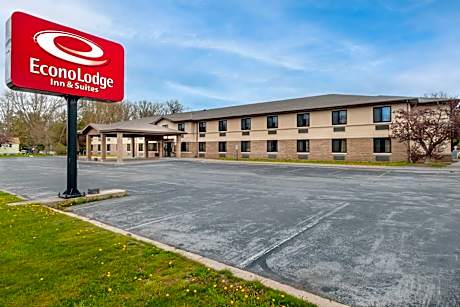 Econo Lodge Inn & Suites Oconto