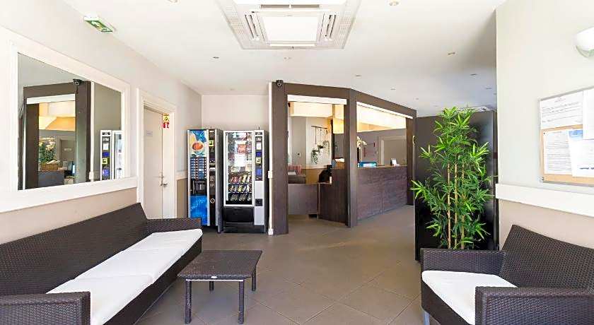 Park & Suites Village Aix-Le Rousset