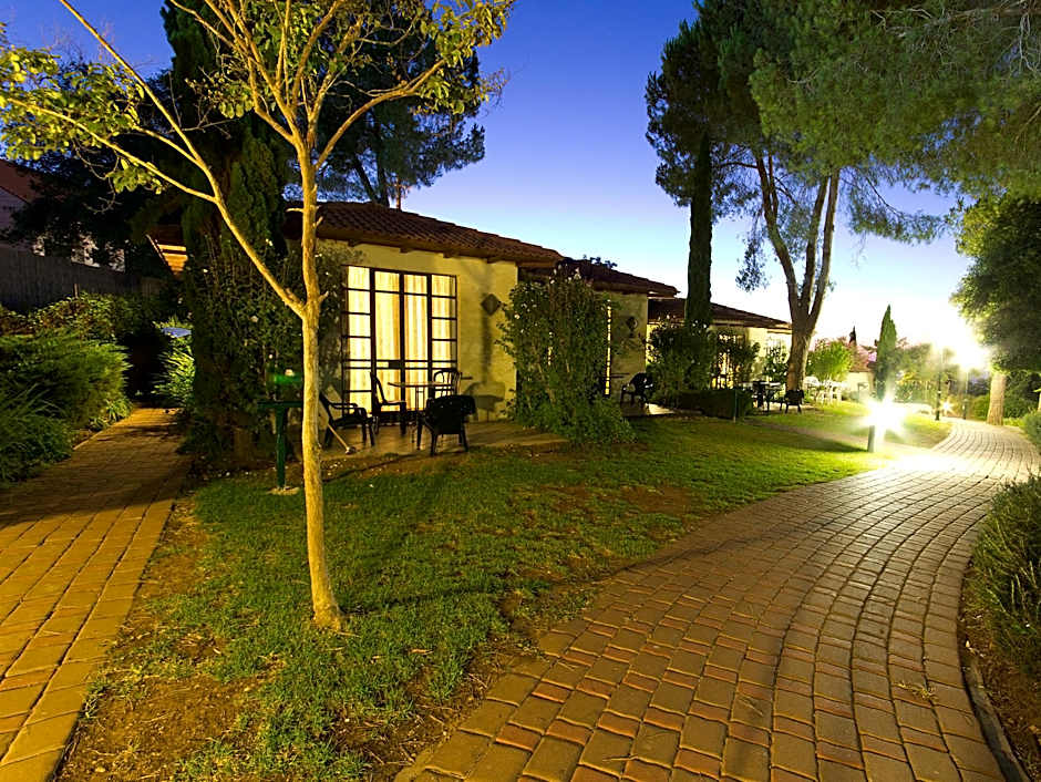 Shoresh Green Hills Hotel