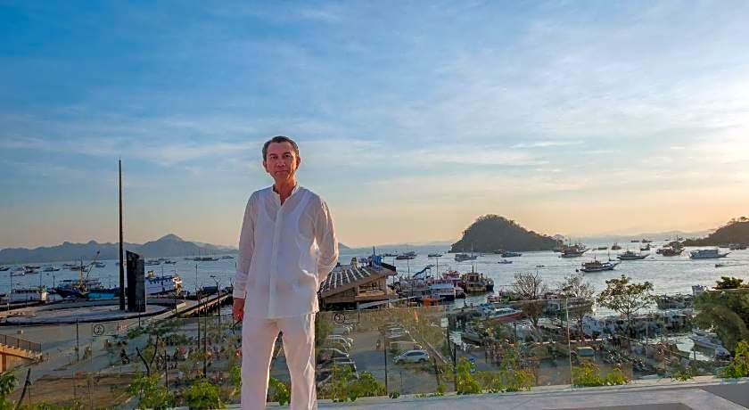 DEJAVU 2.0 HOTEL BAJO KOMODO