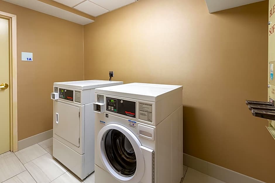 Holiday Inn Express State College at Williamsburg Square By IHG