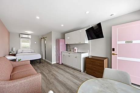 Deluxe Family Suite
