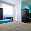Soleē, Family Holidays & Hostelling