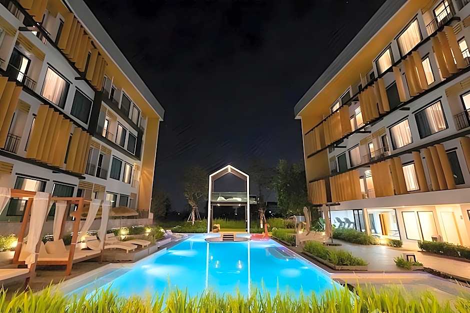 Crystal Srivaree Suvarnabhumi Hotel