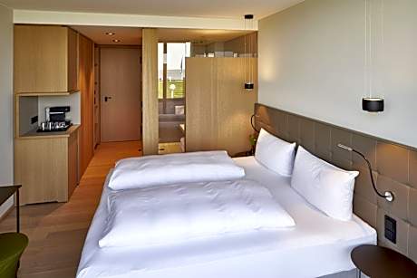 Deluxe Double Room with Balcony and Sea View