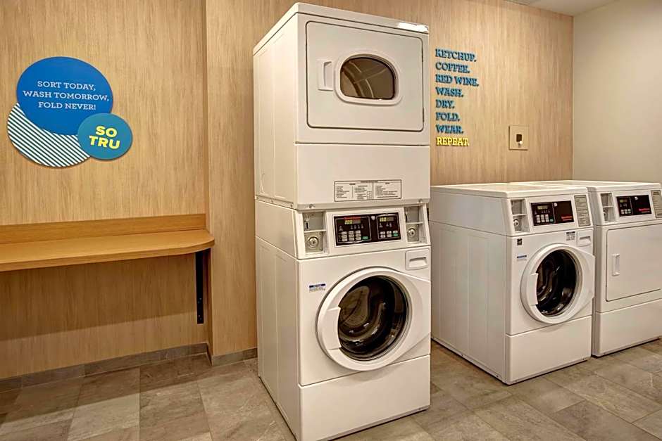 Tru by Hilton Oxford