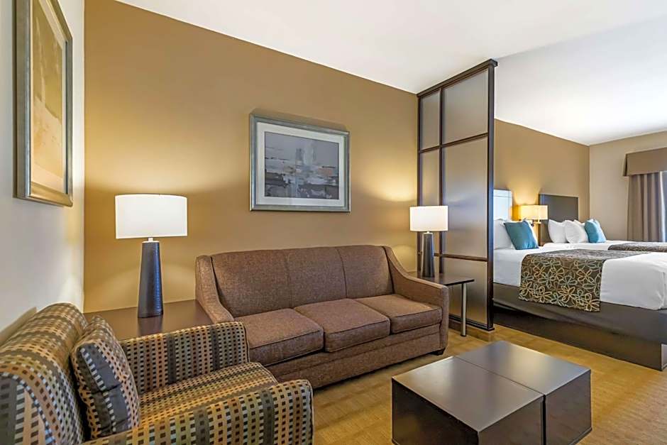 Photo 1 of 4 of Mini 2 Queen Beds with Sofabed Suite