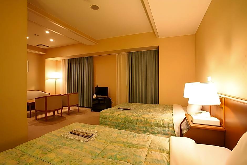 Tendo Central Hotel
