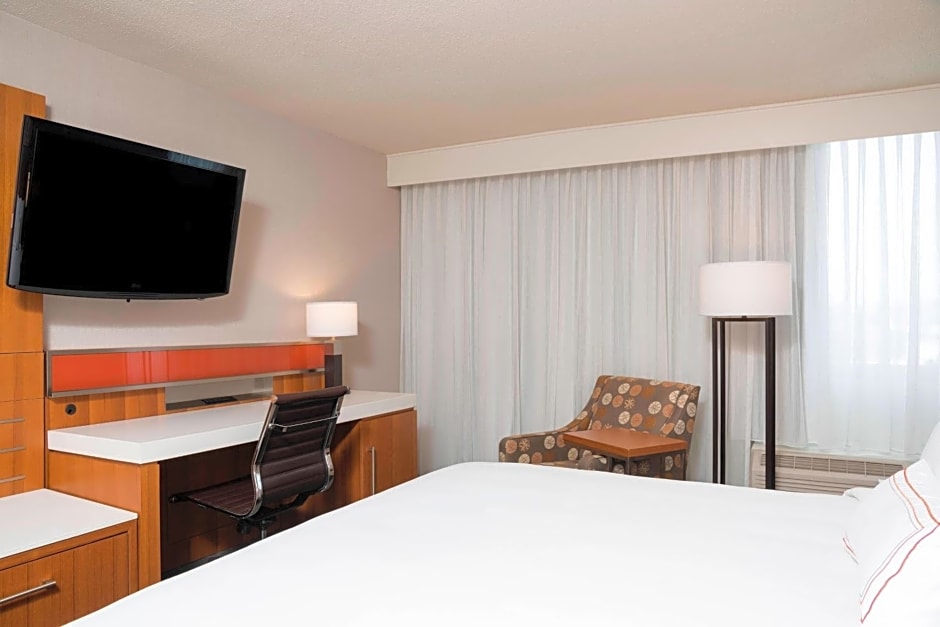 Delta Hotels by Marriott Grand Rapids Airport