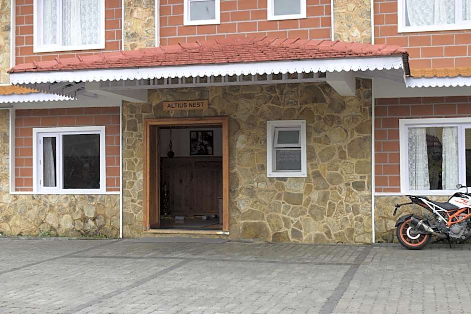 Altius Nest Hotel