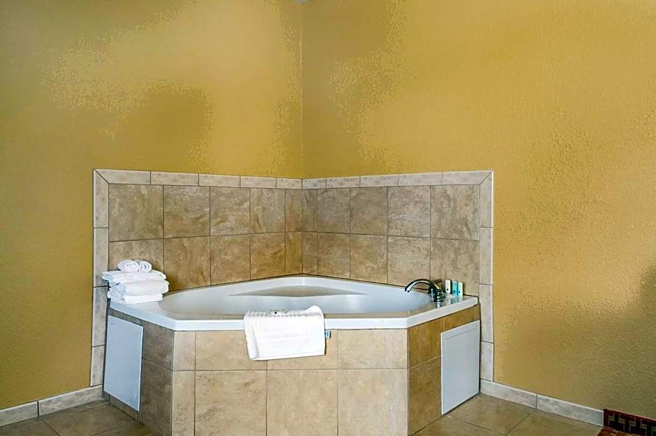 Quality Inn & Suites Slidell