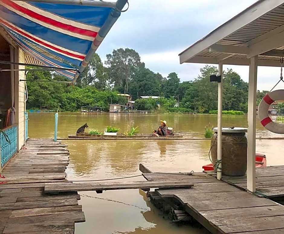 อยู่แพ PaeStay อุทัยธานี