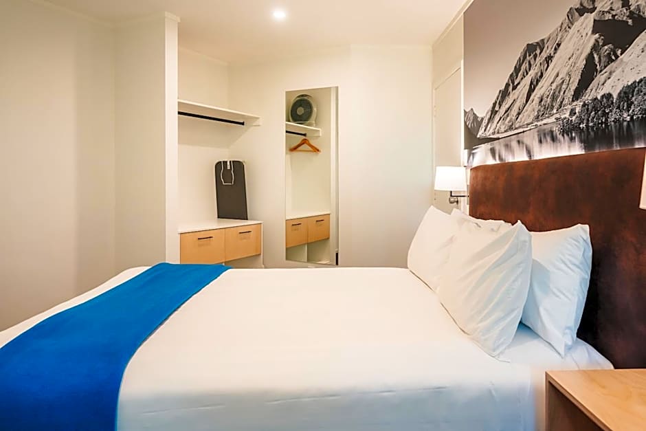 Blue Peaks Lodge