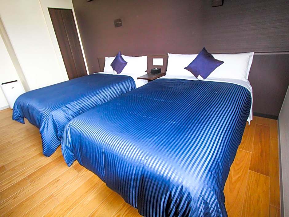 Photo 1 of 6 of Premium 2 Beds