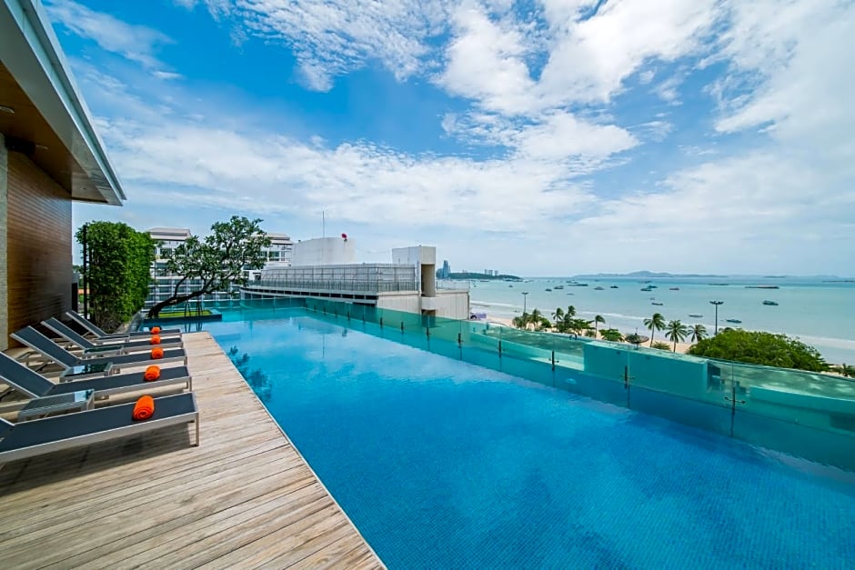 Seven Zea Chic Hotel