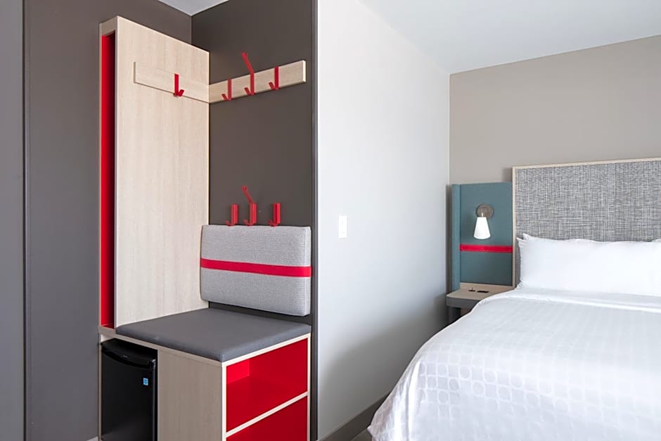 Avid Hotels Madison - Monona By IHG