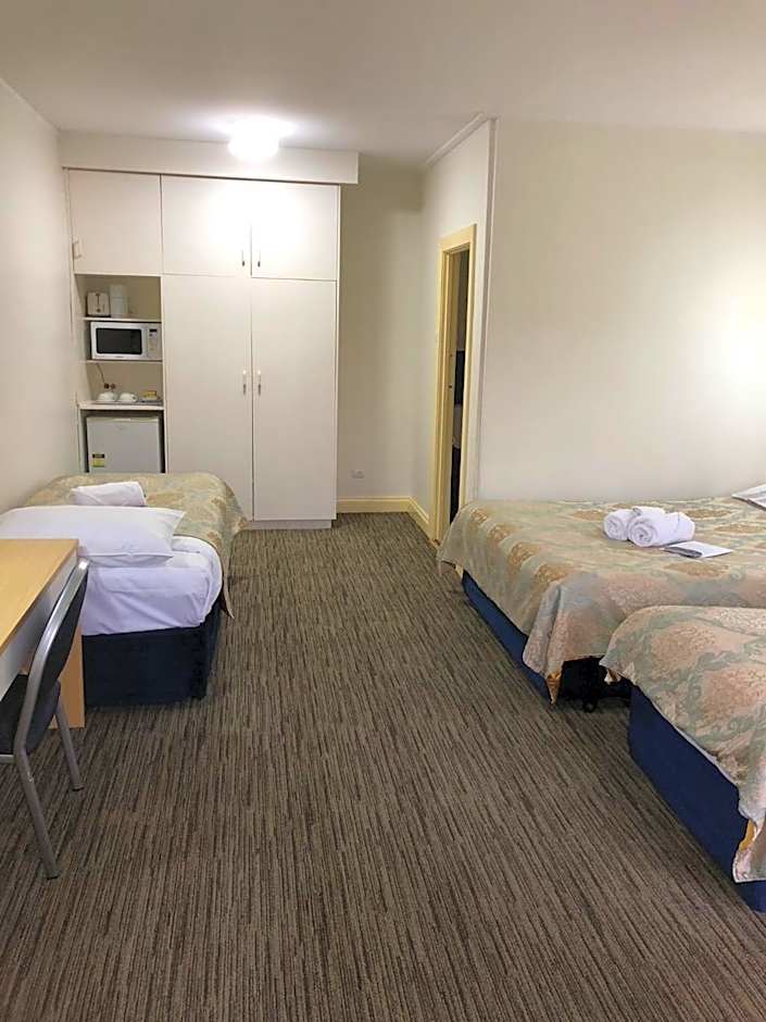 Jacksons Motor Inn