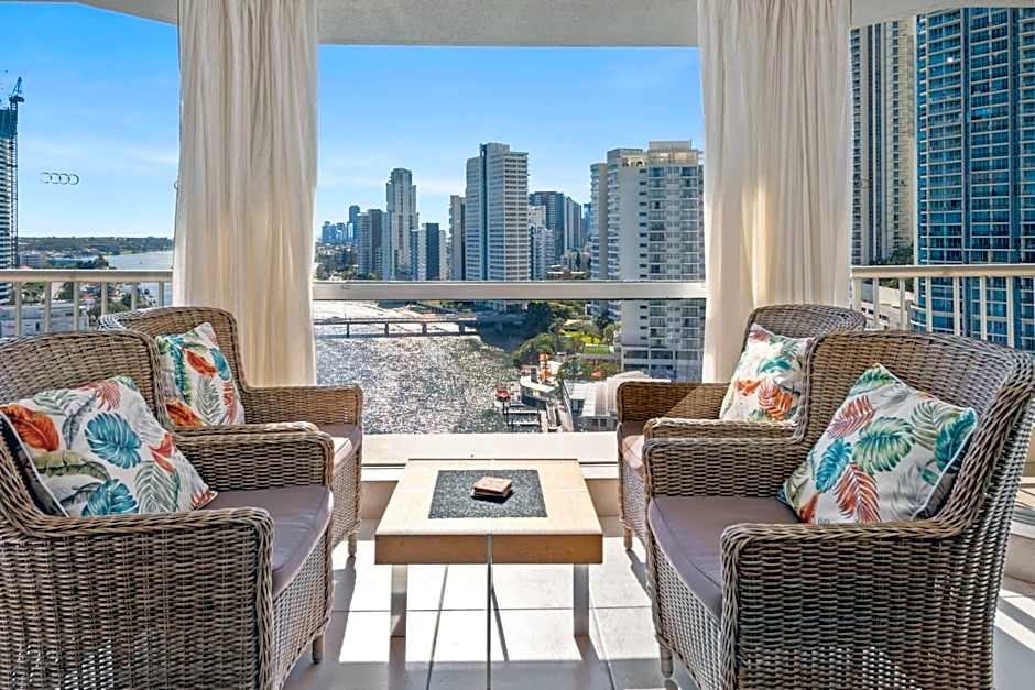 Moorings On Cavill Surfers Paradise