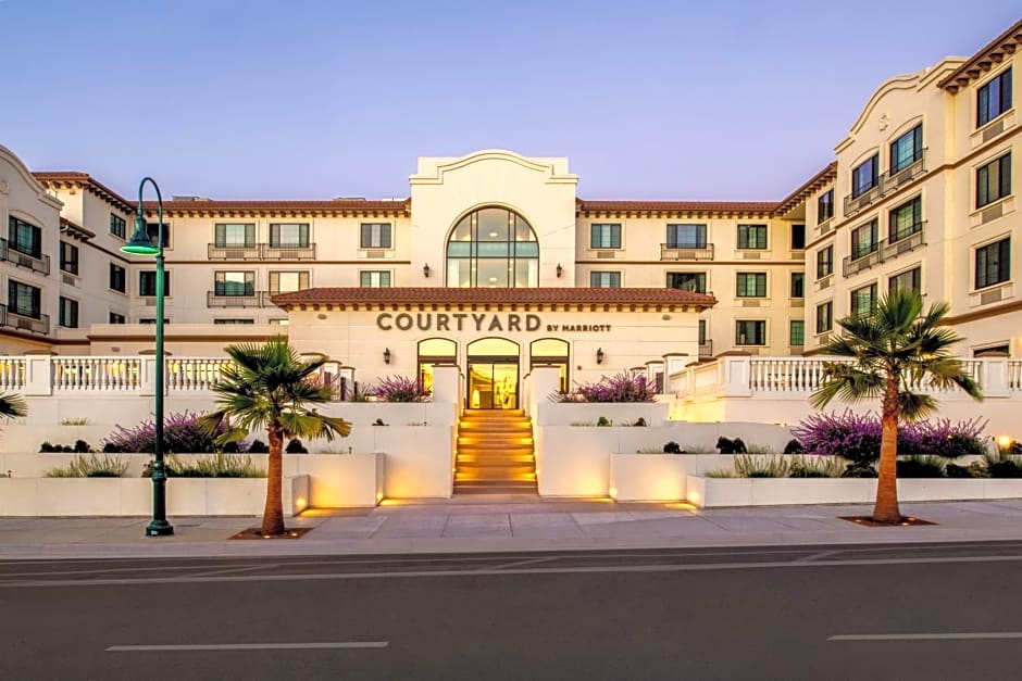 Courtyard by Marriott Santa Cruz